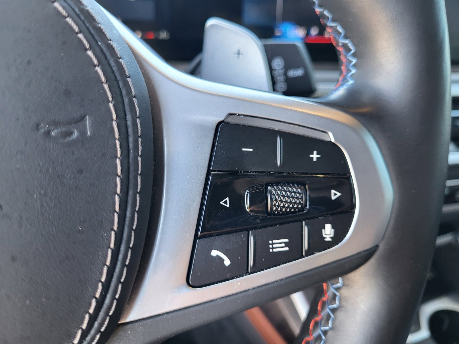 Used 2025 BMW X7 M60i image 15