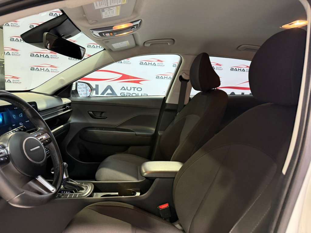 Used 2025 Hyundai Kona SEL image 30