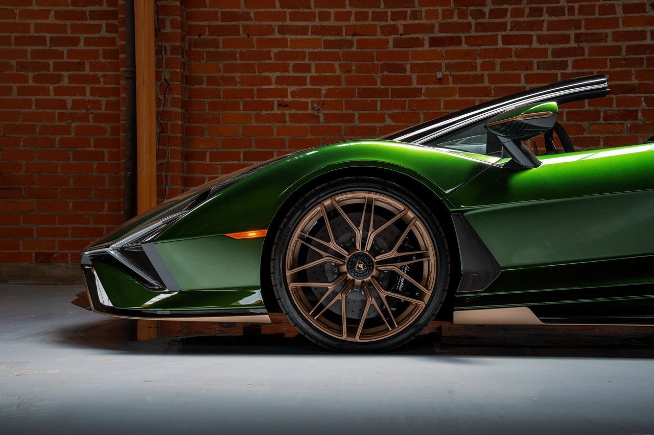 Used 2021 Lamborghini Sian Roadster AWD/4WD image 26