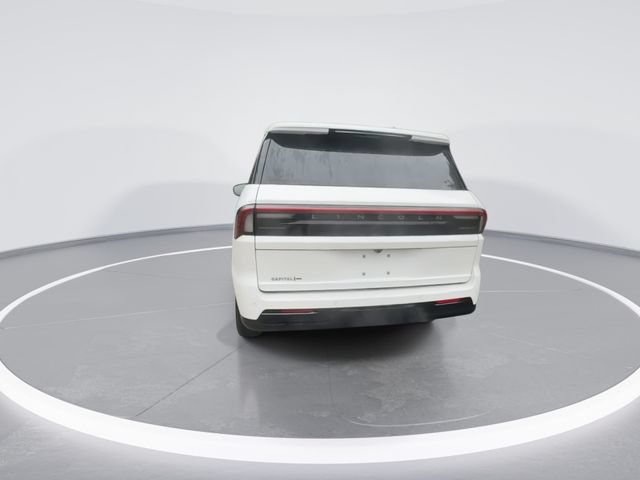 New 2027 Lincoln Navigator Reserve AWD/4WD image 7