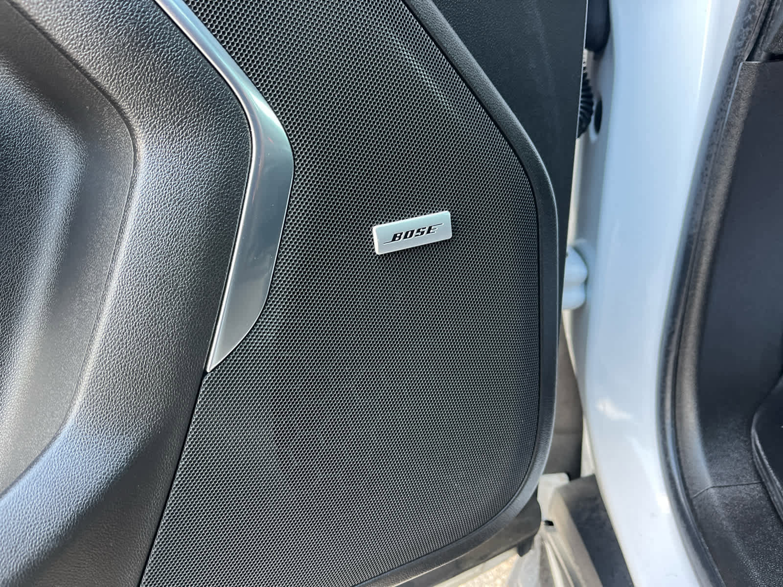 Used 2021 Chevrolet Suburban RST w/ Luxury Package image 36