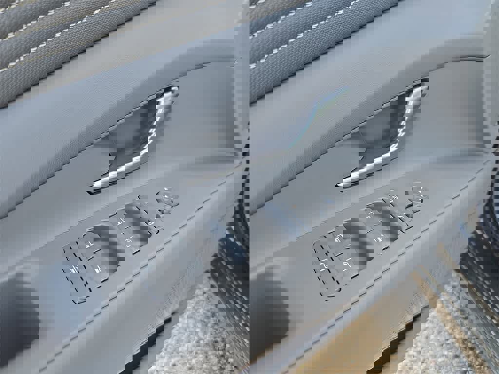 New 2026 Hyundai Elantra SEL Sport Premium image 17