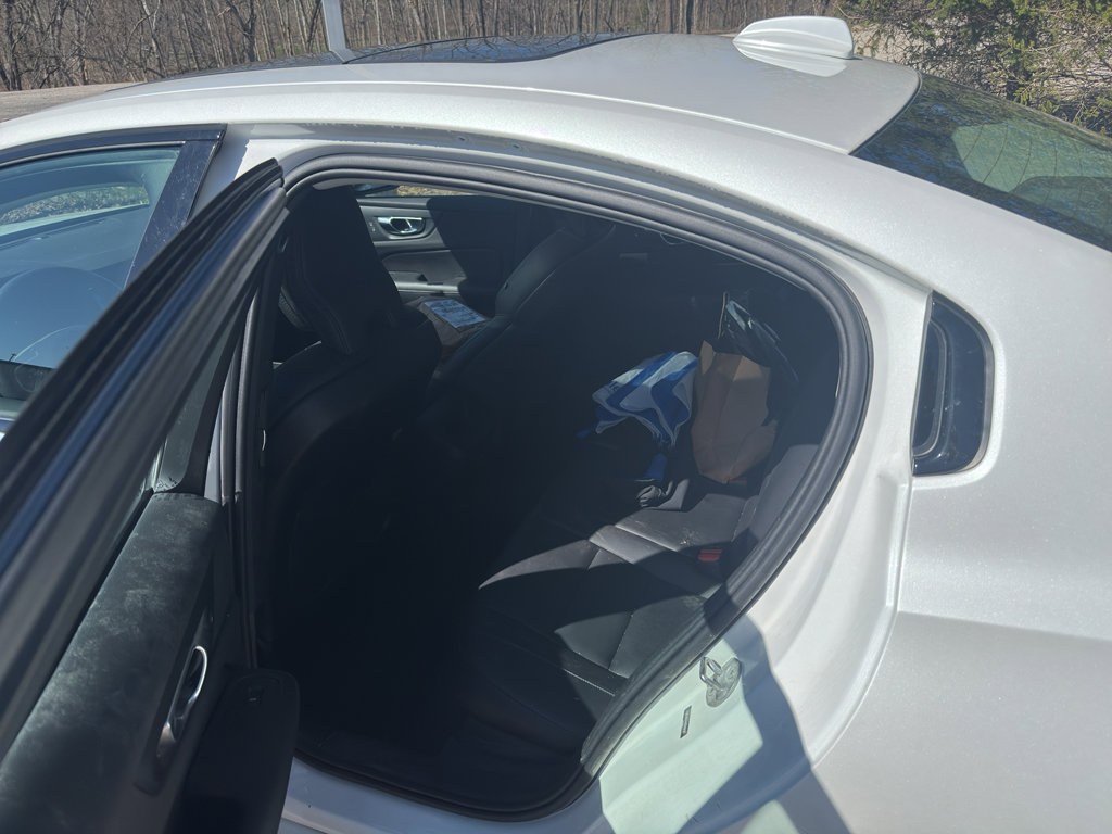 Used 2024 Volvo S60 B5 Core image 10