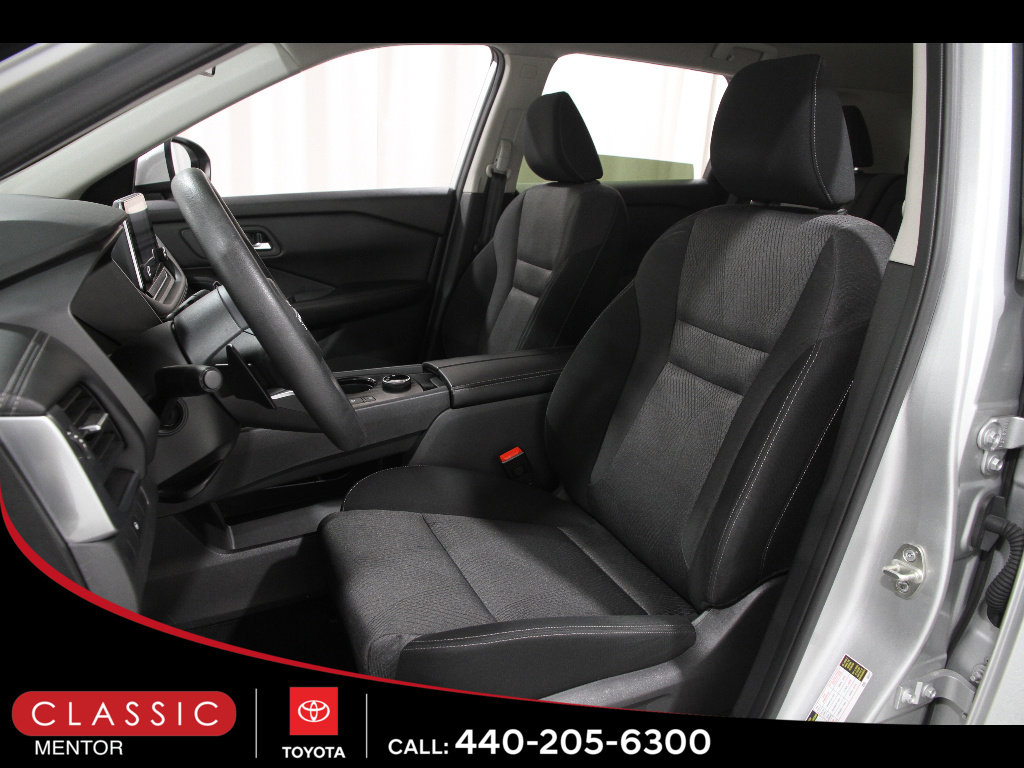 Used 2024 Nissan Rogue SV AWD/4WD image 5