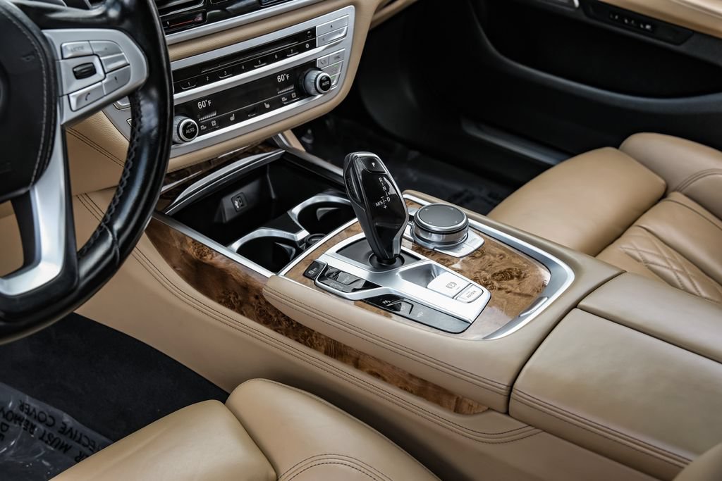 Used 2019 BMW 750i xDrive w/ M Sport Package AWD/4WD image 25