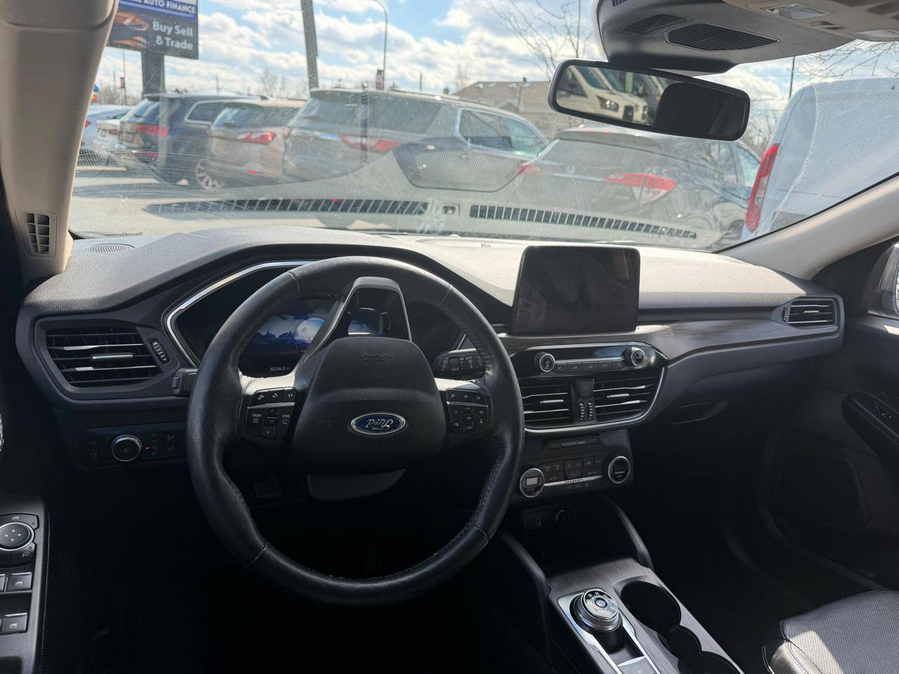 Used 2020 Ford Escape Titanium image 9