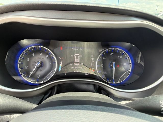 Used 2023 Chrysler Pacifica Touring-L FWD image 26