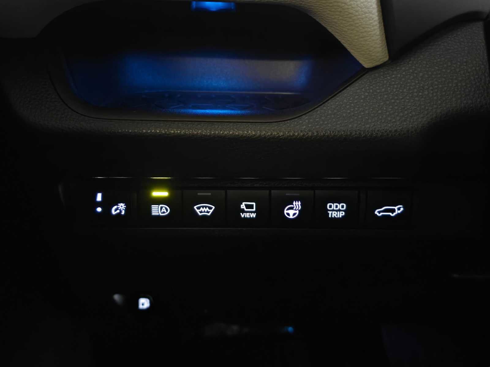 Used 2024 Toyota RAV4 Limited image 30