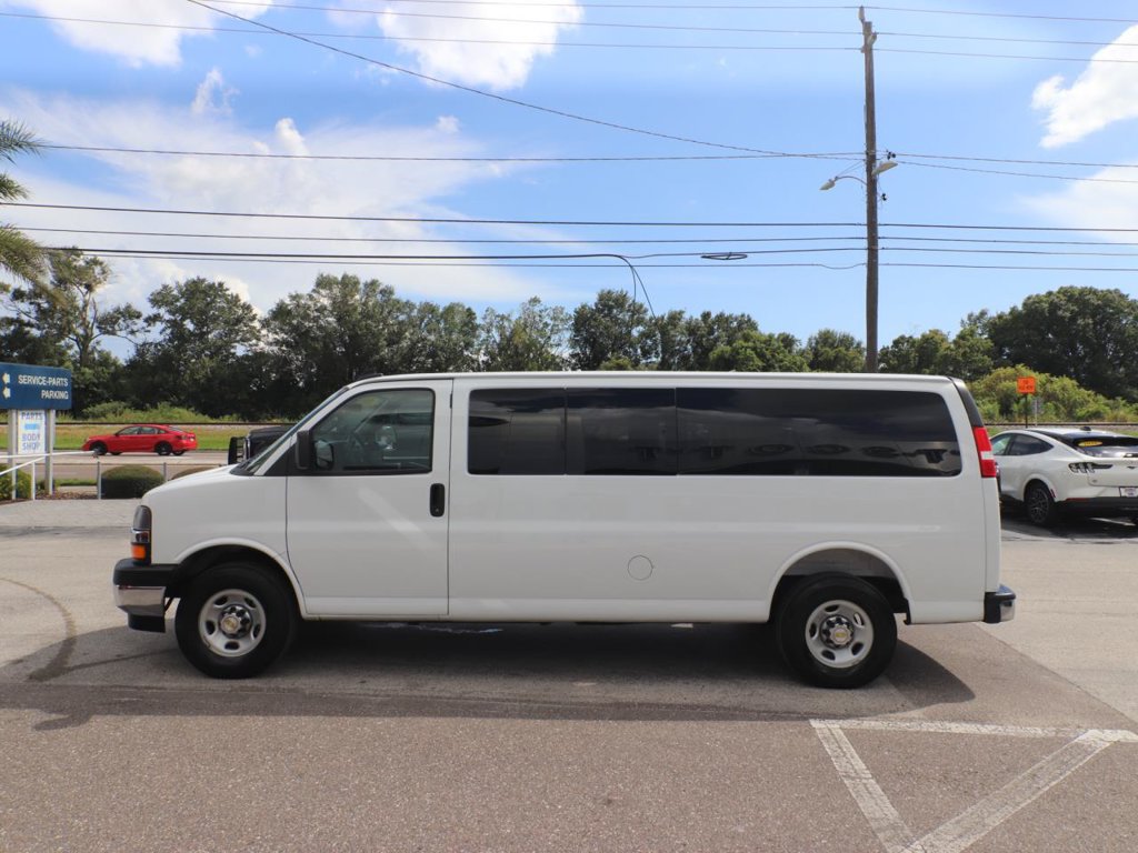Used 2025 Chevrolet Express 3500 LT w/ LT Preferred Equipment Group RWD image 5