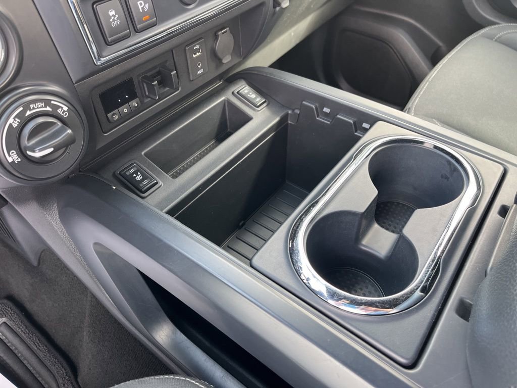 Used 2018 Nissan Titan SV w/ SV Convenience Package image 23