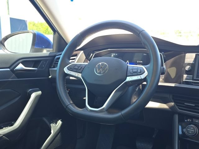Used 2023 Volkswagen Jetta SE FWD image 26