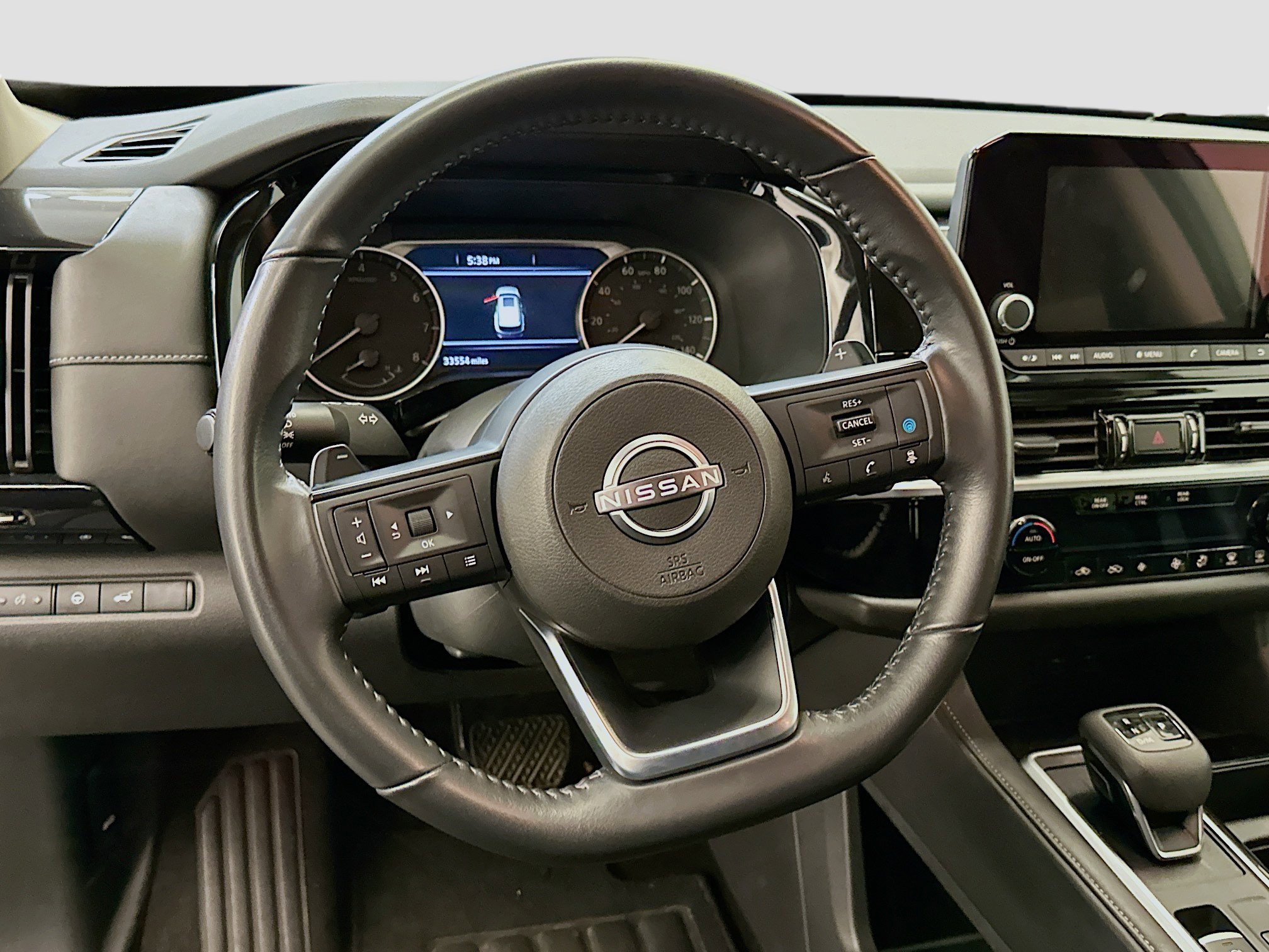 Used 2025 Nissan Pathfinder SV image 18