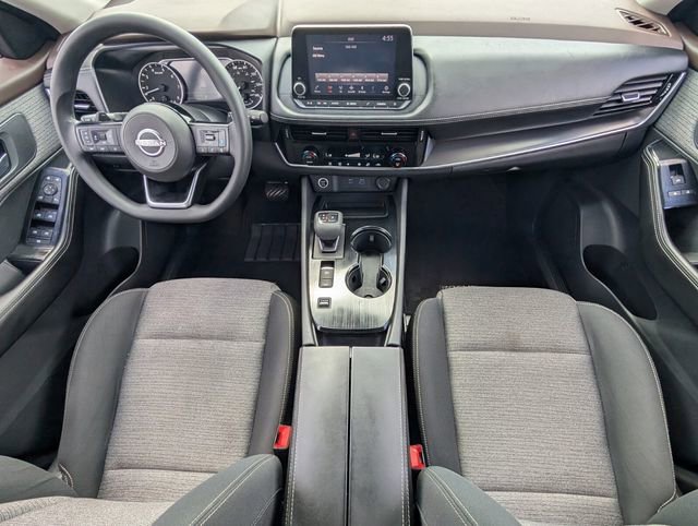 Used 2022 Nissan Rogue SV image 11