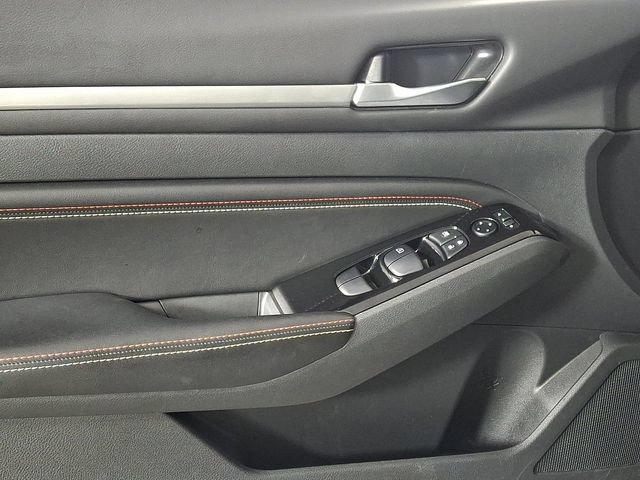 Used 2023 Nissan Altima 2.5 SR w/ SR Premium Package AWD/4WD image 14