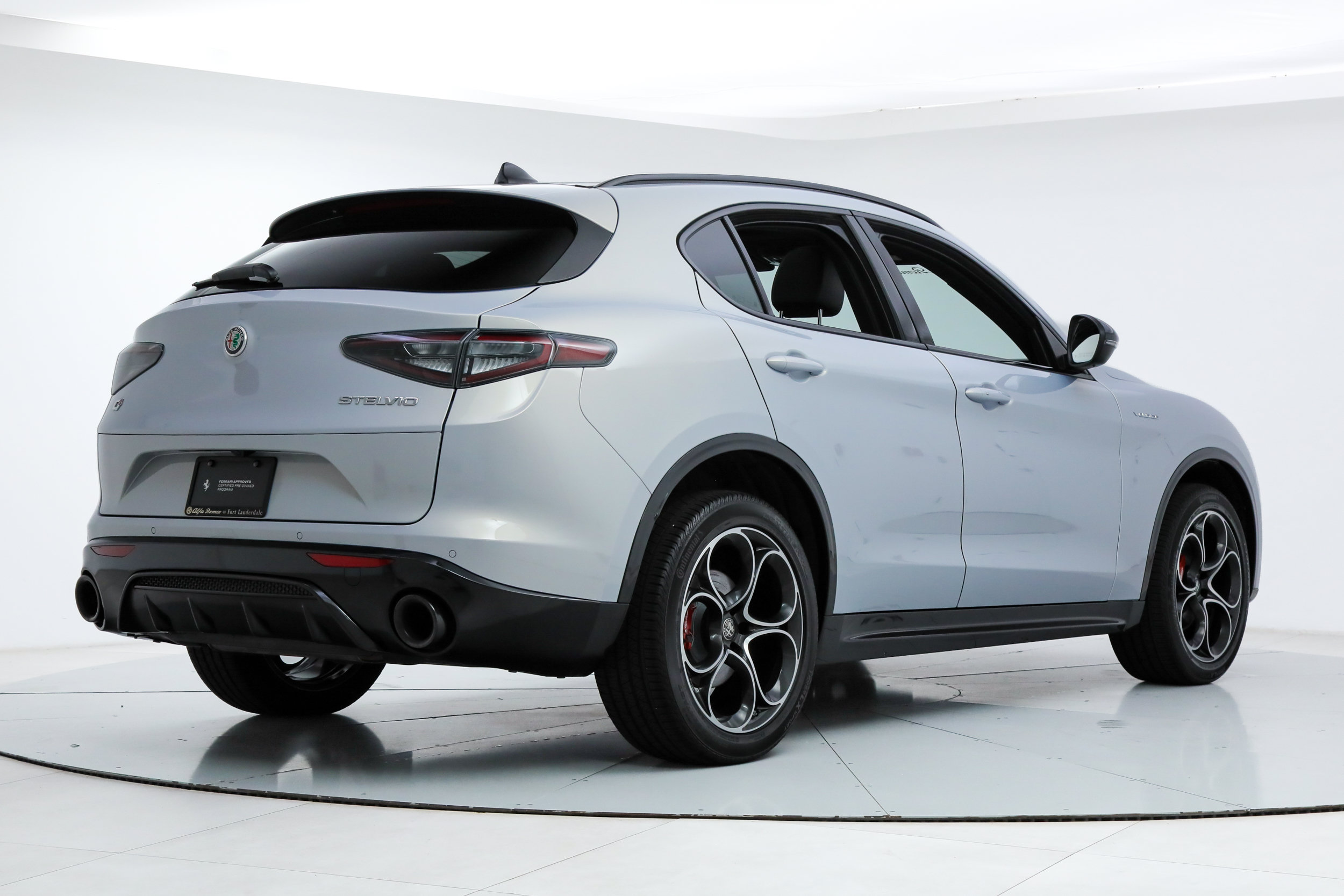 New 2025 Alfa Romeo Stelvio Sprint w/ Veloce Package AWD/4WD image 5