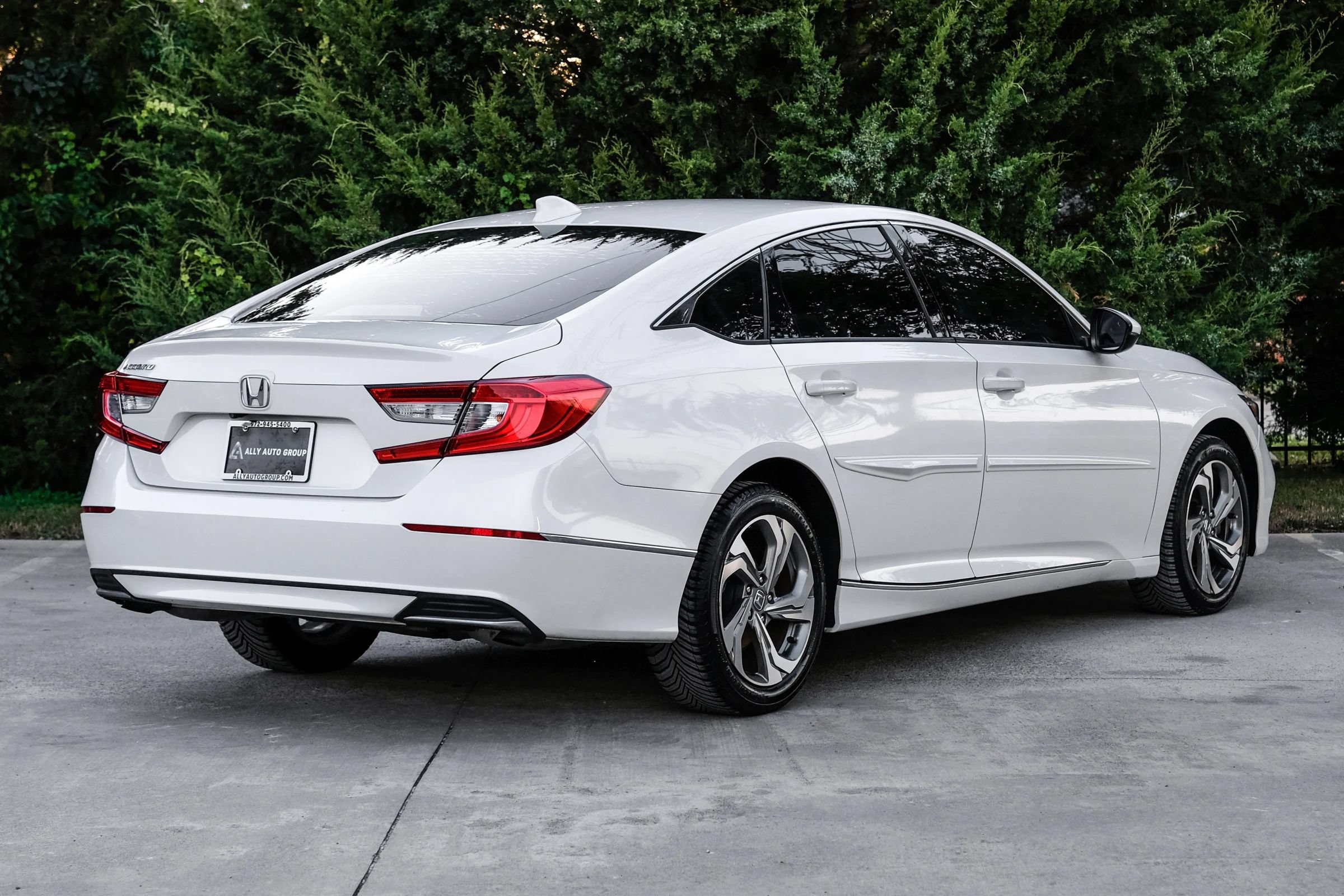 Used 2018 Honda Accord EX-L image 9