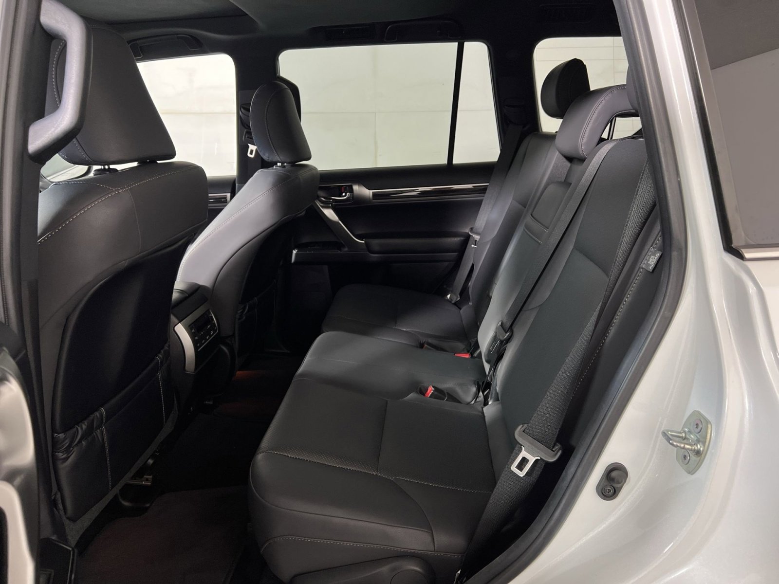 Used 2023 Lexus GX 460 Premium image 25