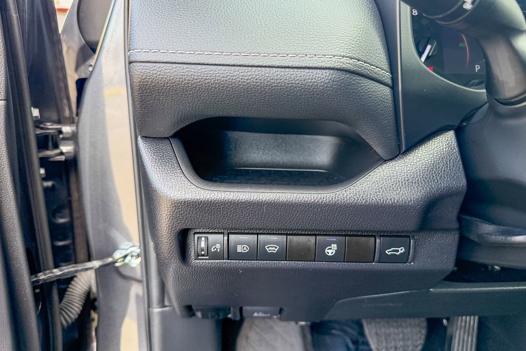 Used 2023 Toyota RAV4 XLE Premium image 21