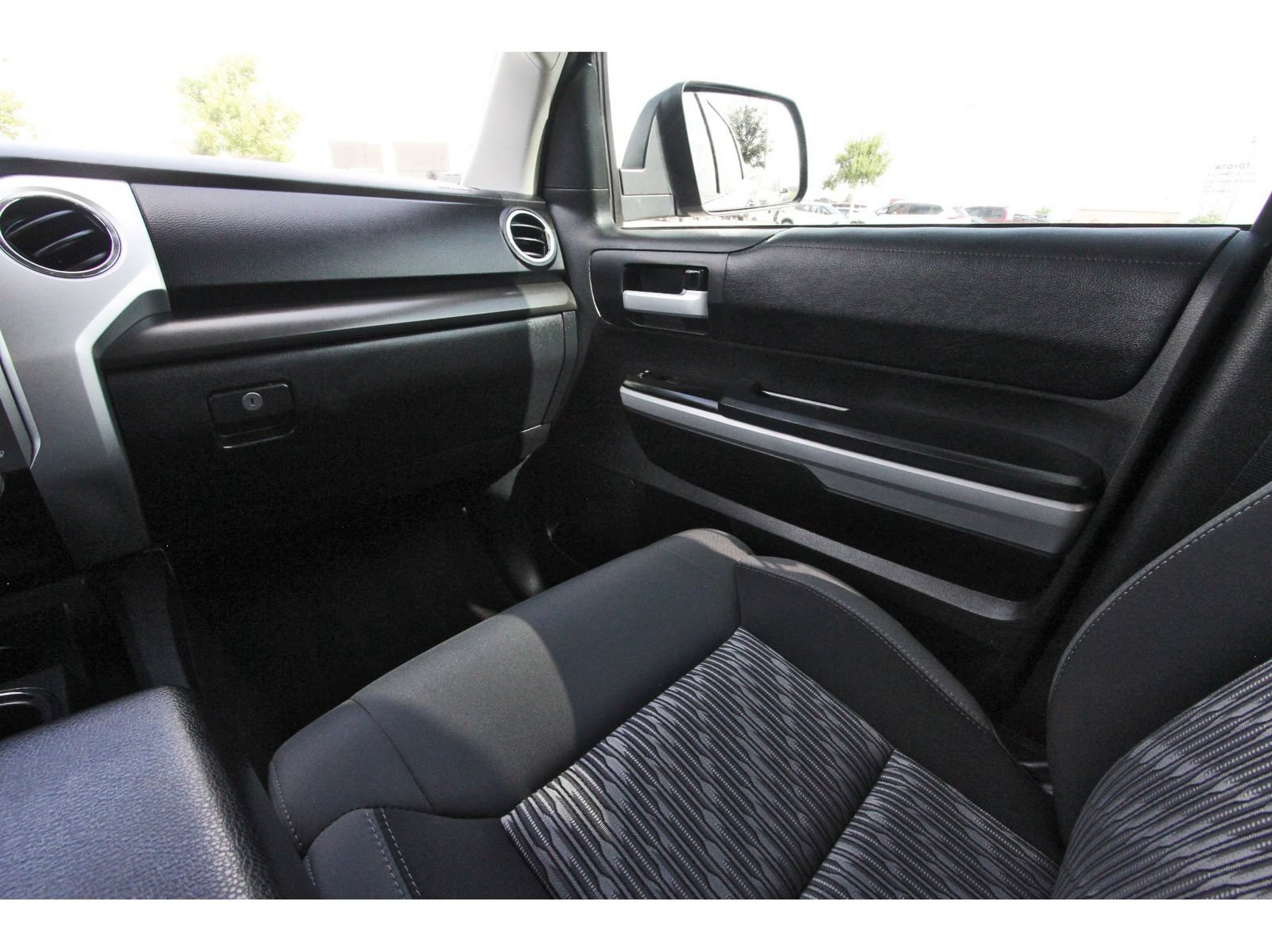 Used 2020 Toyota Tundra SR5 w/ SR5 Upgrade Package RWD image 12
