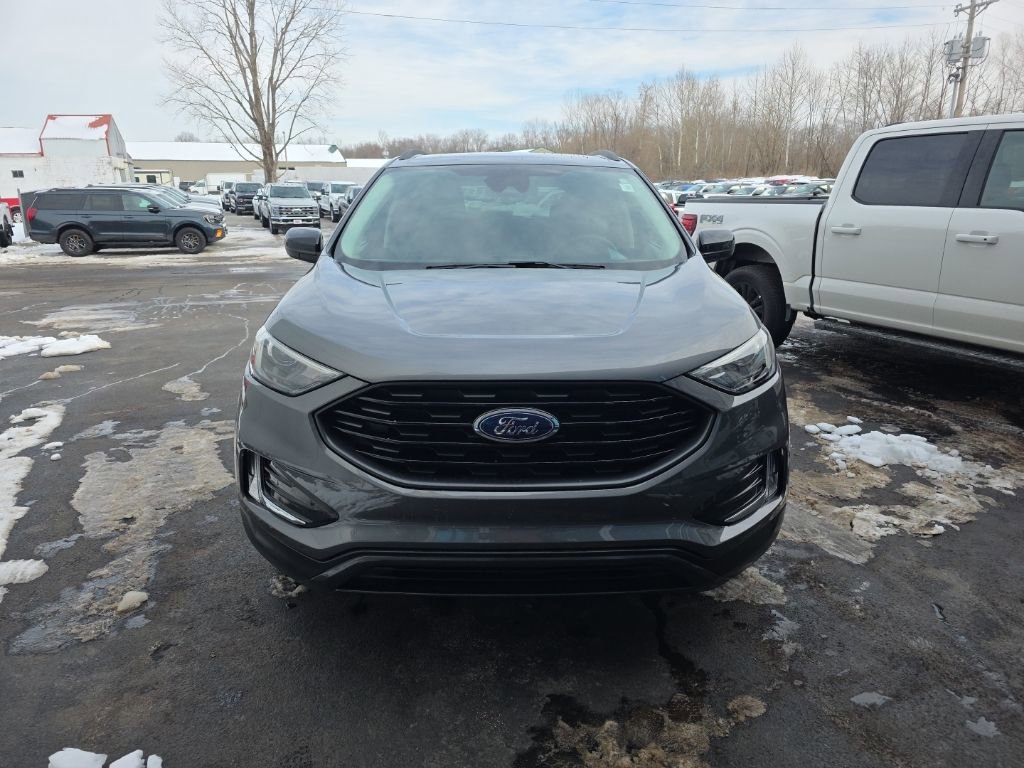 Used 2022 Ford Edge SEL w/ Sport Appearance Package image 3