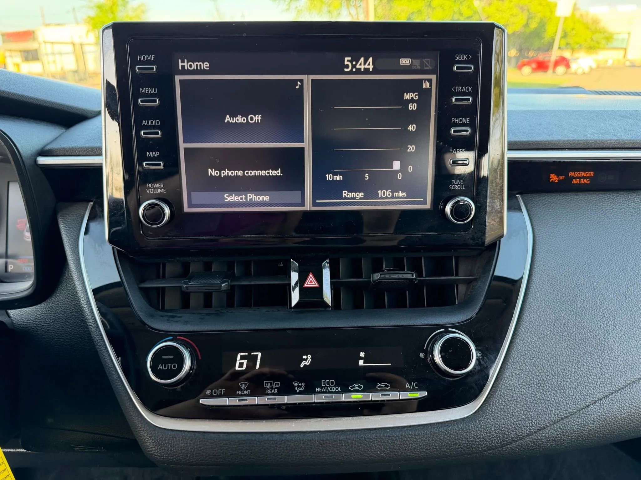 Used 2020 Toyota Corolla LE FWD image 15