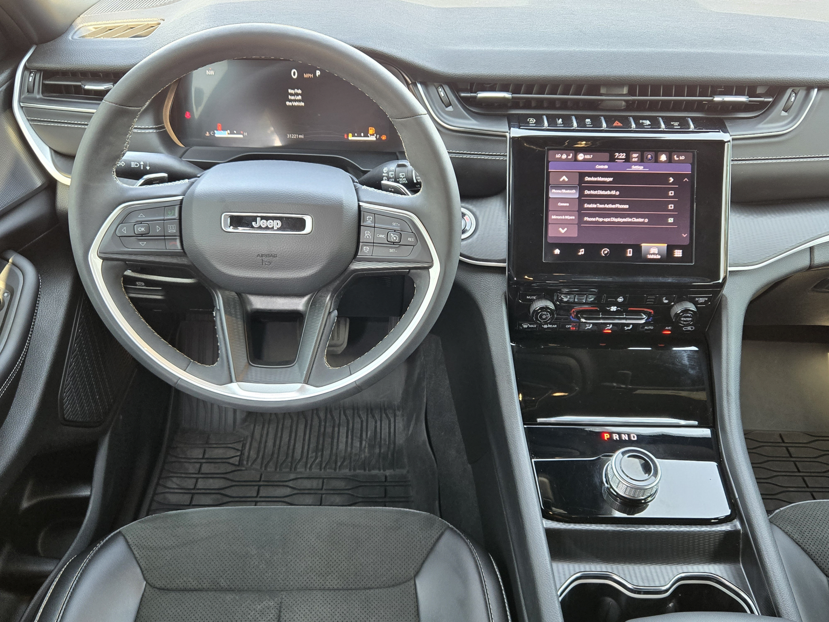 Used 2025 Jeep Grand Cherokee Altitude AWD/4WD image 22
