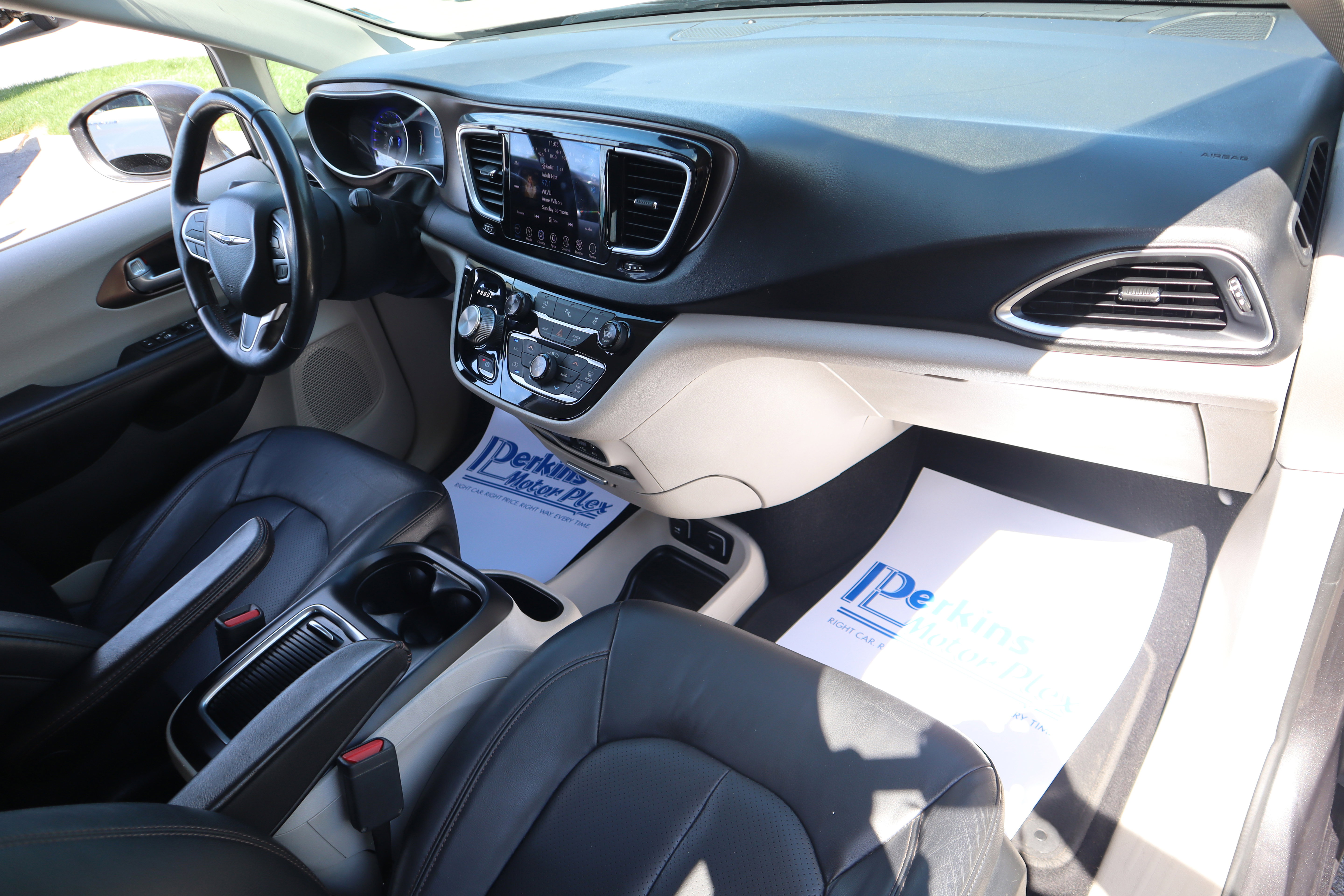 Used 2018 Chrysler Pacifica Touring-L Plus FWD image 29