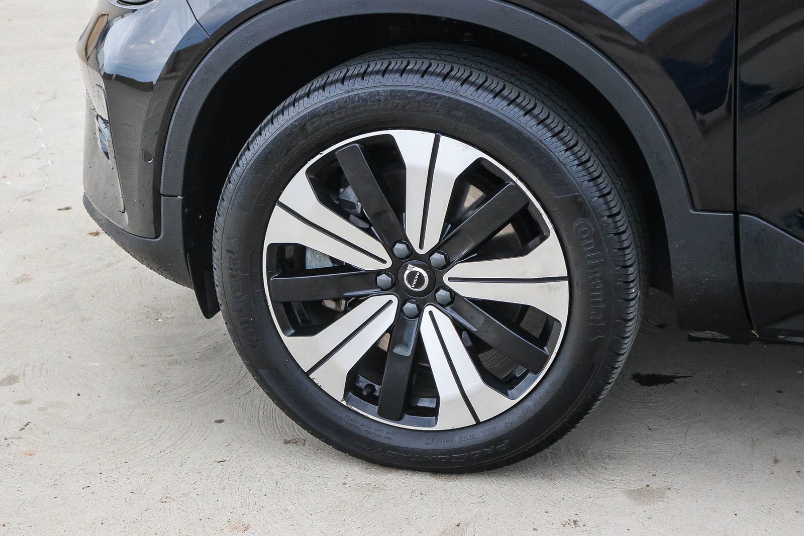 Used 2023 Volvo XC40 Recharge Plus image 10