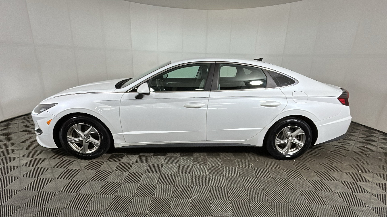Used 2020 Hyundai Sonata SE w/ Cargo Package FWD image 7