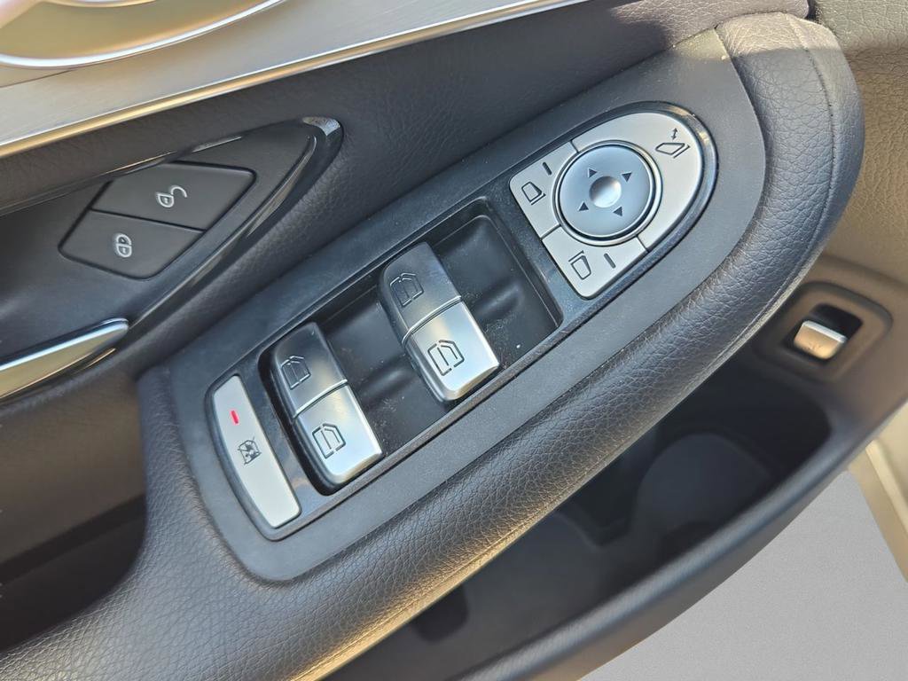 Used 2019 Mercedes-Benz GLC 300 image 34