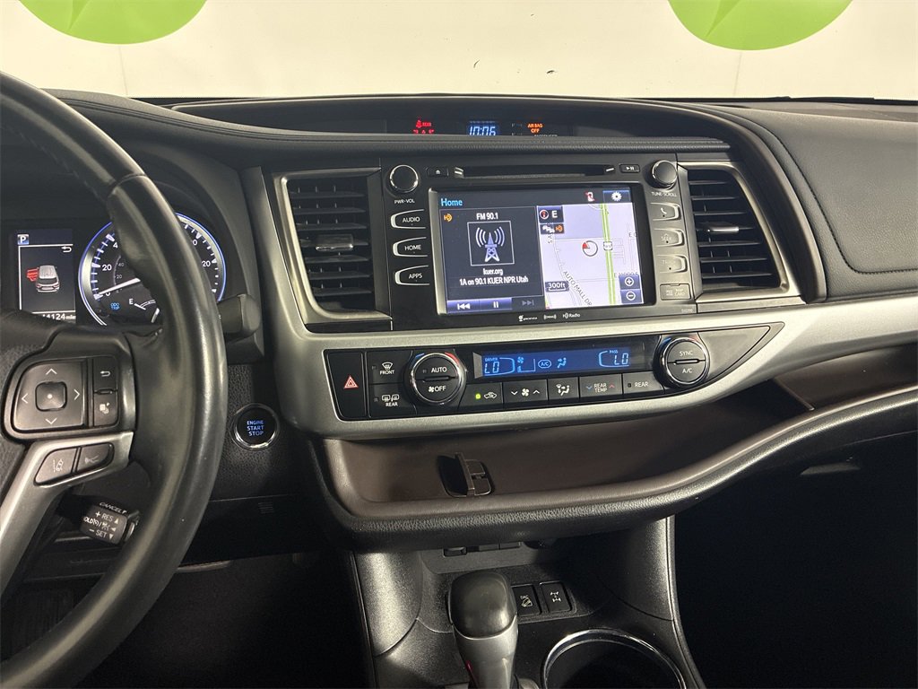 Used 2019 Toyota Highlander XLE image 15
