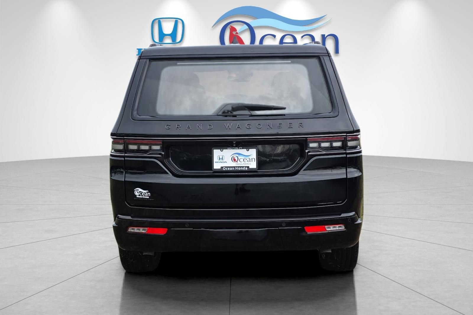 Used 2022 Jeep Grand Wagoneer Series II image 4