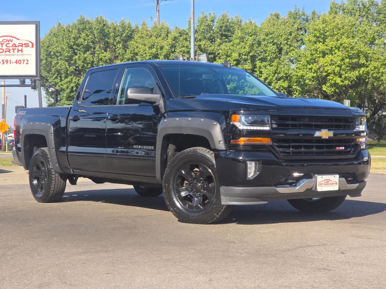 Used 2017 Chevrolet Silverado 1500 LT w/ All Star Edition image 2