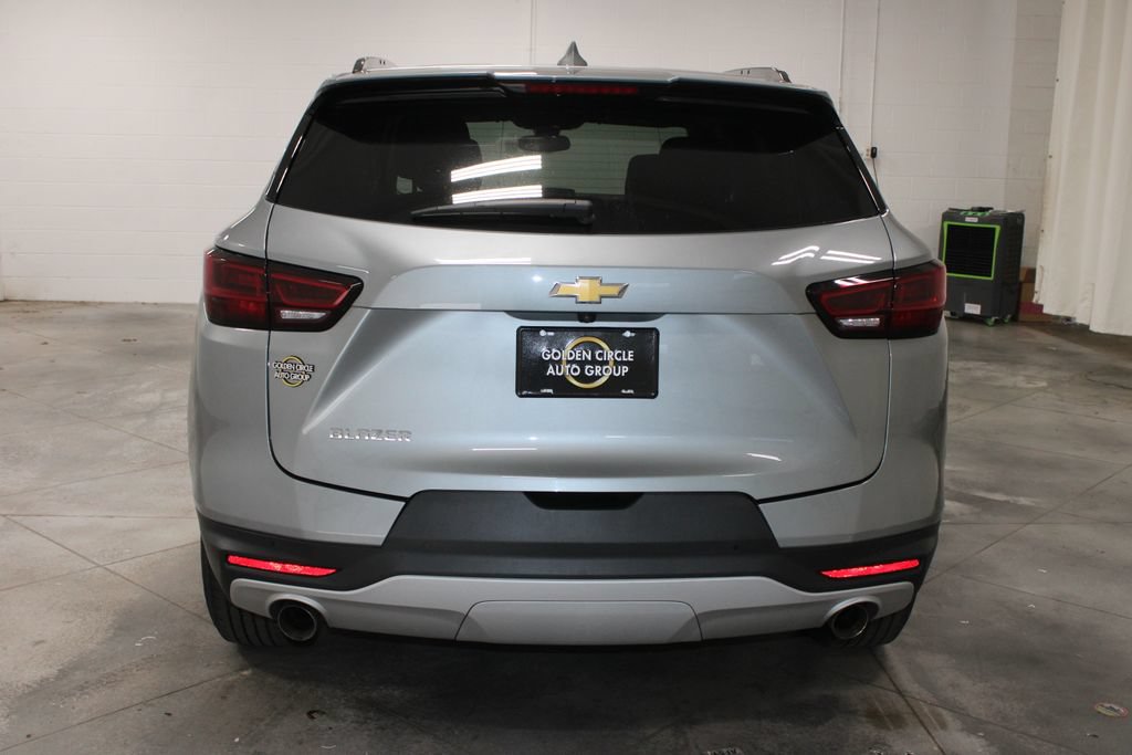 Used 2024 Chevrolet Blazer LT w/ Convenience Package FWD image 8