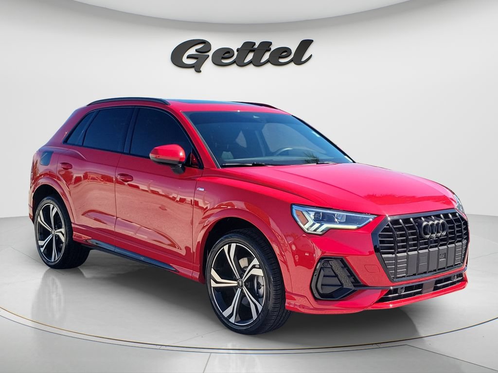 Used 2024 Audi Q3 2.0T Premium Plus w/ Premium Plus Package AWD/4WD image 3