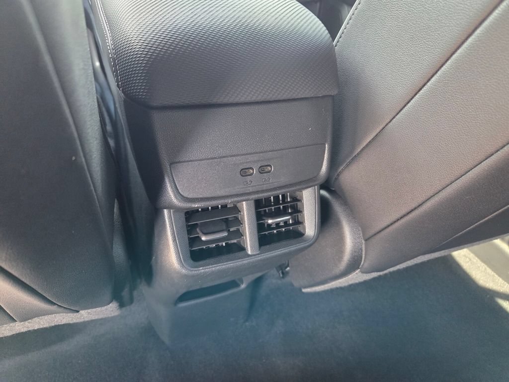 Used 2026 Chevrolet Equinox LT w/ Convenience Package II FWD image 8