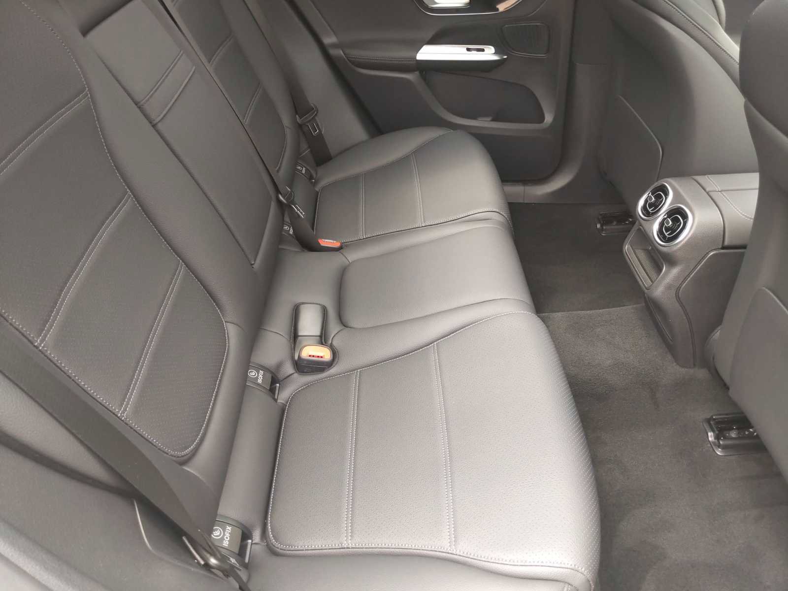 Used 2025 Mercedes-Benz GLC 300 4MATIC image 21