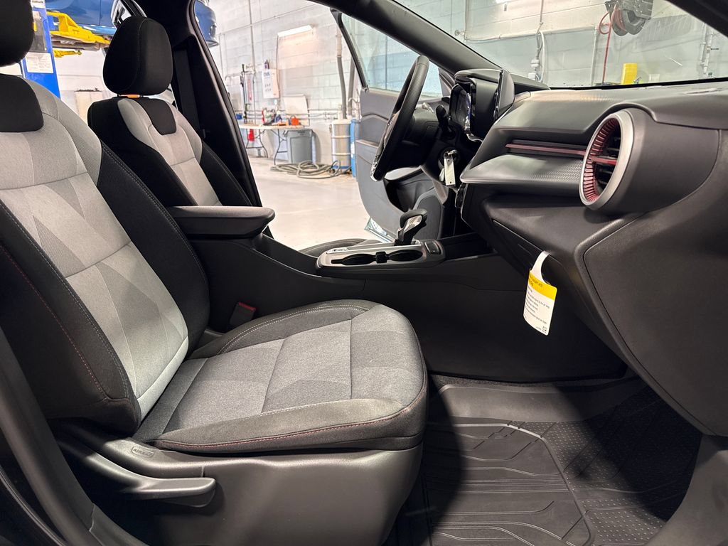 New 2026 Chevrolet Trax RS w/ Sunroof Package FWD image 33