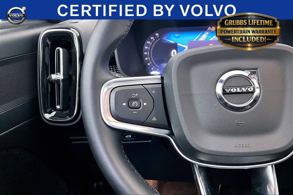 Certified 2025 Volvo XC40 B5 Plus AWD/4WD image 26
