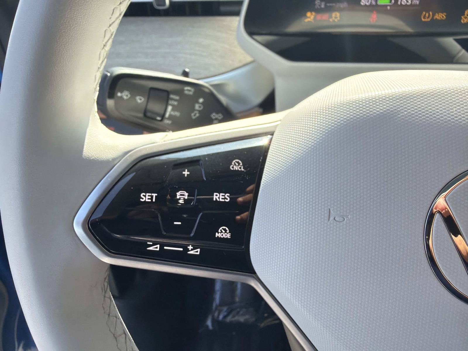 Certified 2025 Volkswagen ID. Buzz Pro S Plus AWD/4WD image 17