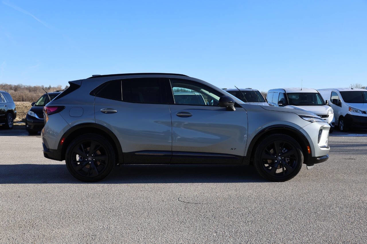 Used 2025 Buick Envision Sport Touring image 7