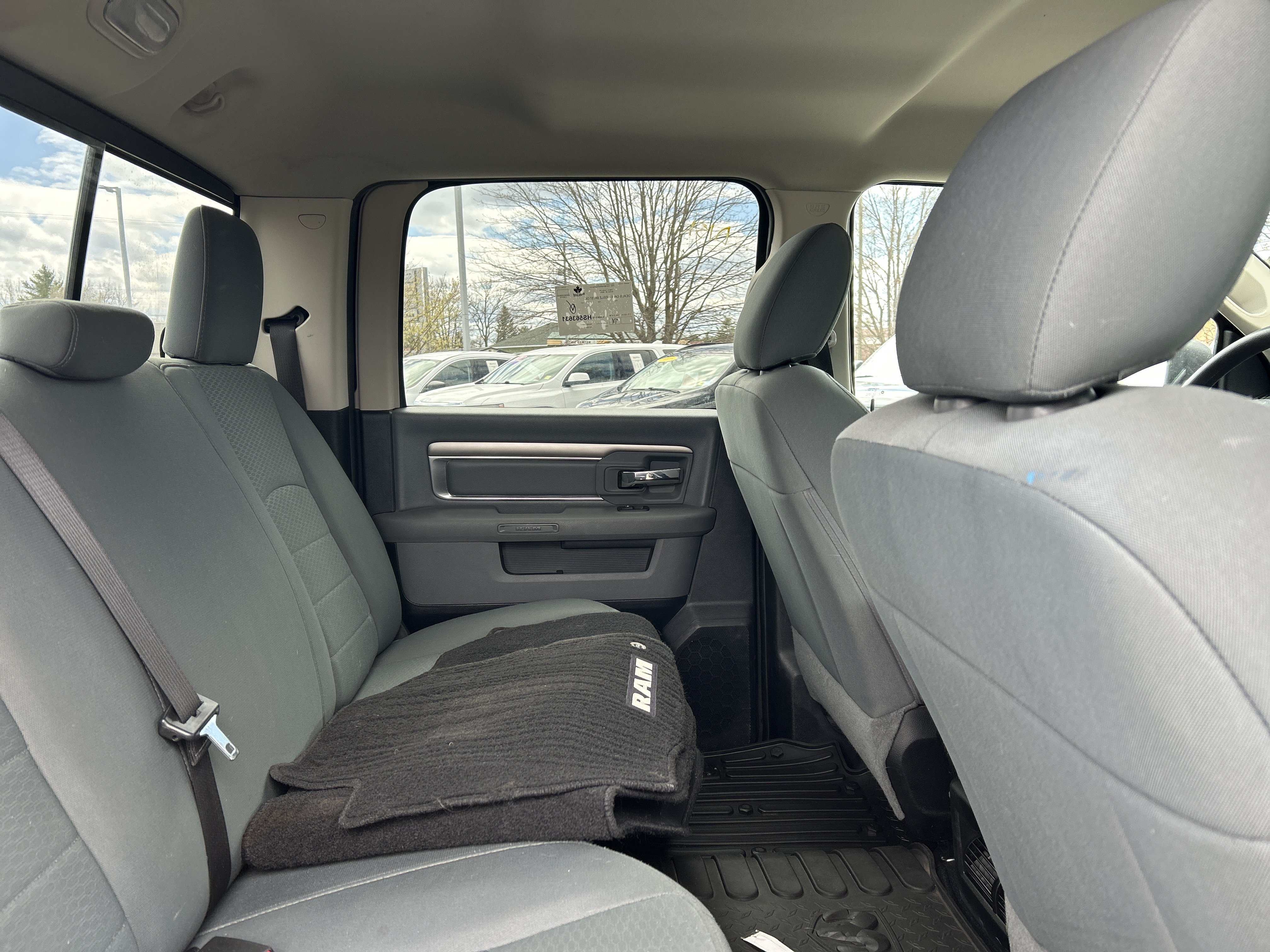 Used 2017 RAM 1500 Classic SLT AWD/4WD image 11