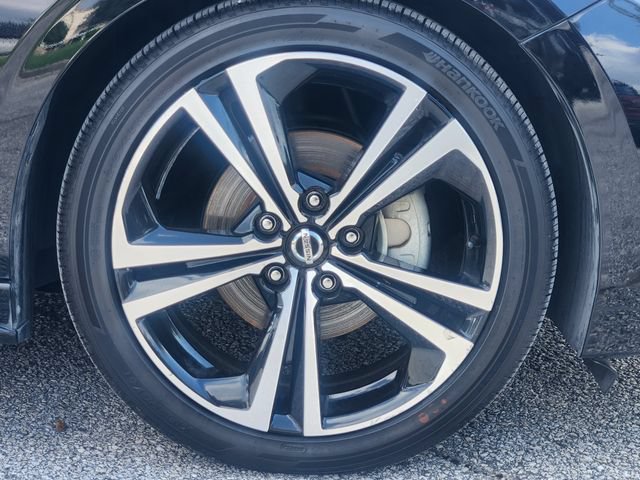 Used 2023 Nissan Sentra SR w/ Trunk Package FWD image 11