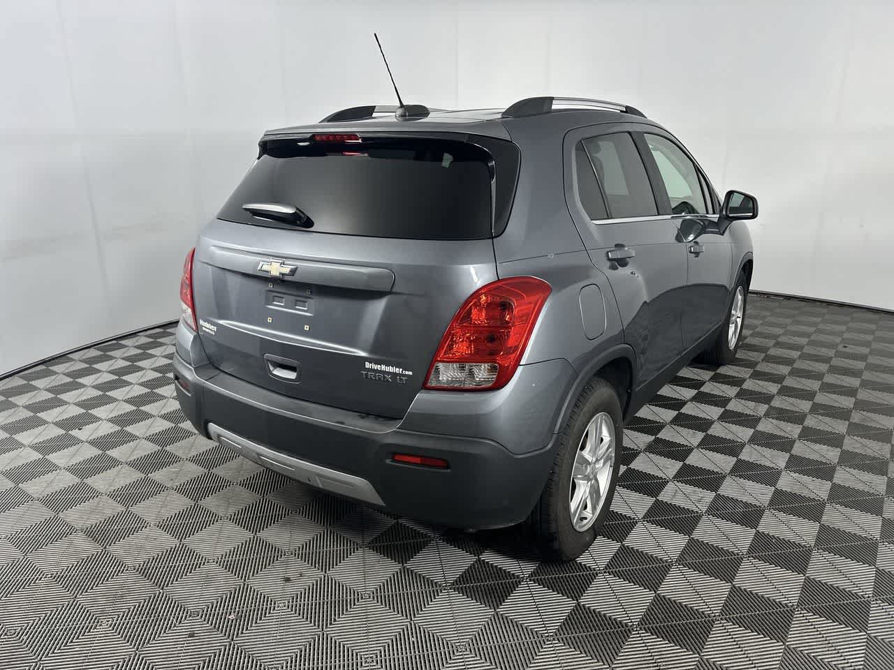 Used 2015 Chevrolet Trax LT w/ LT Sun and Sound Package FWD image 8