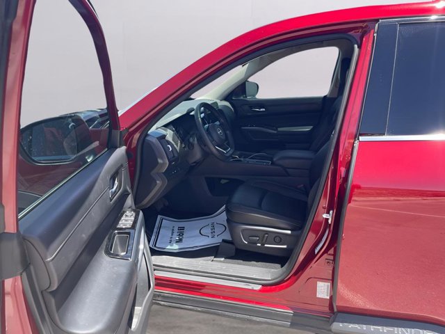 Certified 2024 Nissan Pathfinder SL FWD image 29