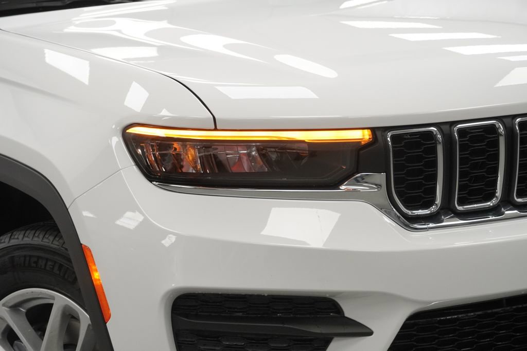 New 2026 Jeep Grand Cherokee Laredo X AWD/4WD image 5