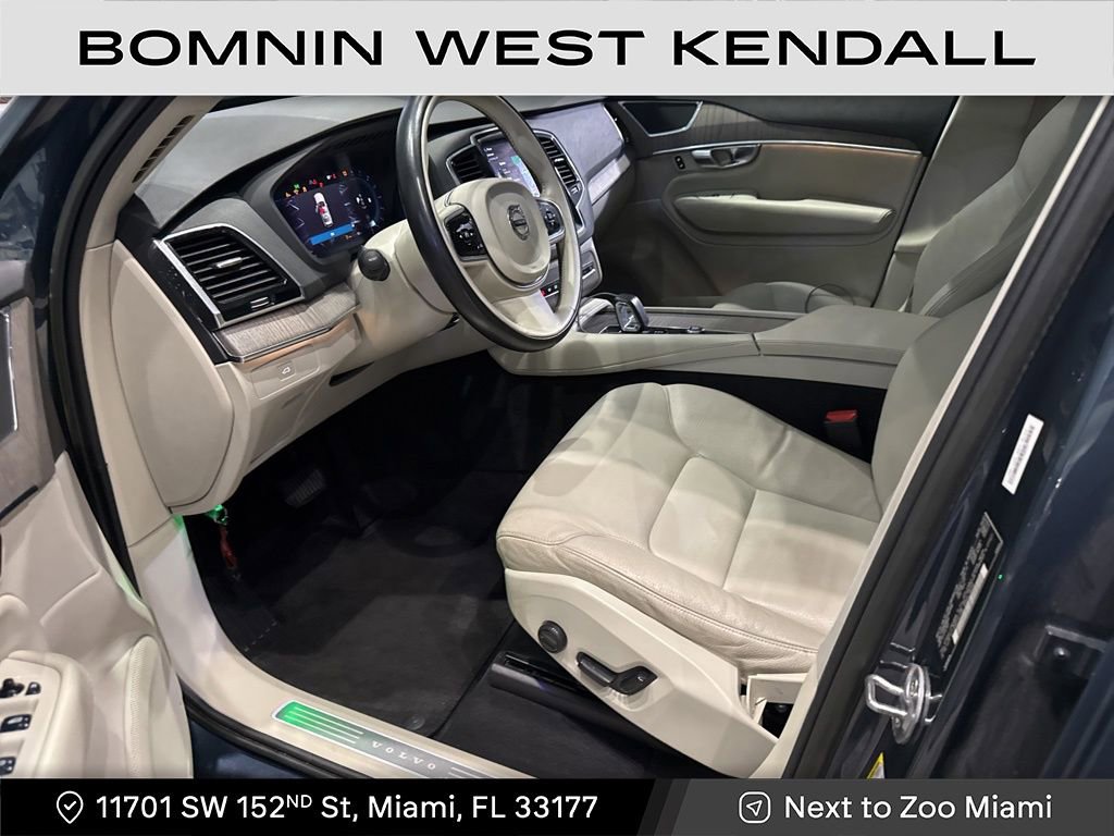 Used 2023 Volvo XC90 B6 Plus image 4