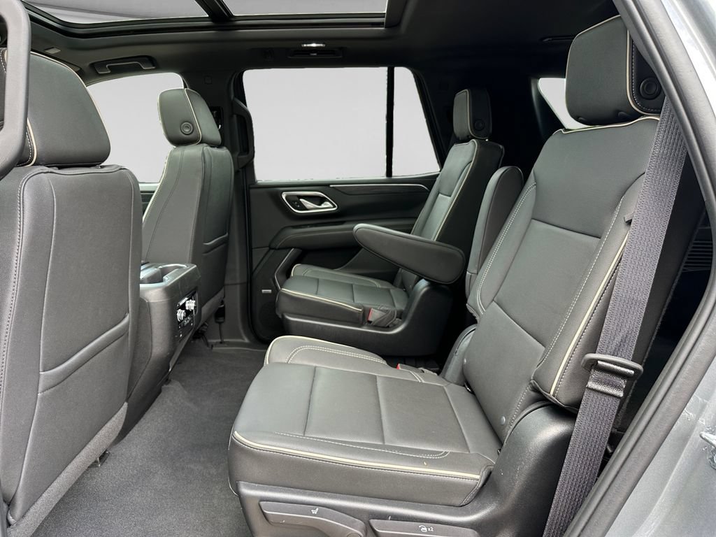 Used 2022 GMC Yukon SLT w/ SLT Premium Package AWD/4WD image 11
