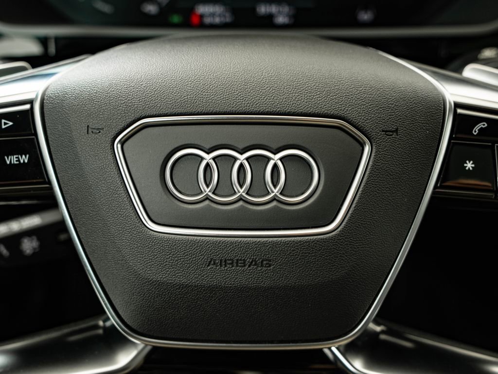 Used 2022 Audi e-tron Premium w/ Convenience Plus Package AWD/4WD image 32