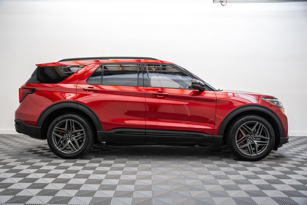 Used 2025 Ford Explorer ST w/ Sun And Sound Package AWD/4WD image 4